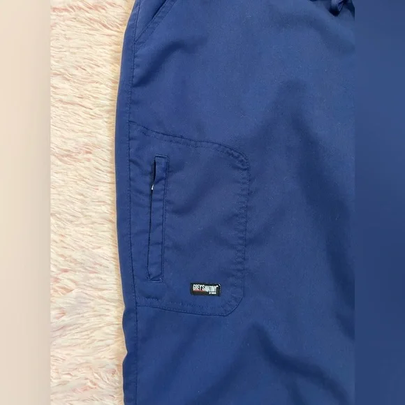 Greys Anatomy By Barco Woman’s Medium Active Blue V-Neck Scrub Top & Bottoms - Picture 13 of 15